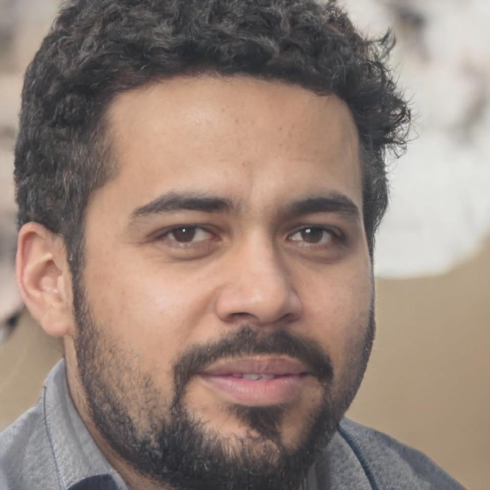 Finanzberater Thomas Weiss bei der Präsentation von Investitionsstrategien